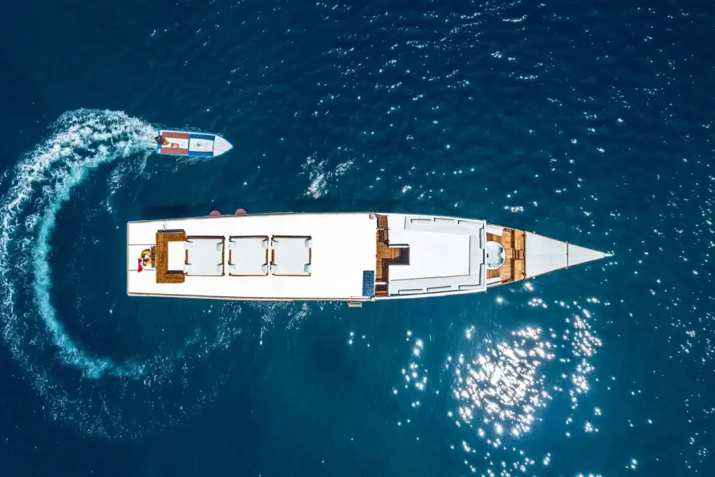 Malca Voyages sailing in Komodo National Park (photo: Komodo Luxury)